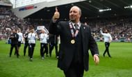 NEWCASTLE UPON TYNE, ENGLAND - MAY 07:  Newcastle United manmager Rafa Benitez celebrates  after winning the Sky Bet Championship Title after the match between Newcastle United and Barnsley at St James' Park on May 7, 2017 in Newcastle upon Tyne, England.  (Photo by Stu Forster/Getty Images)